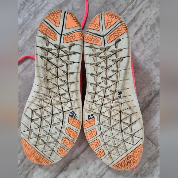 Nike Pink and White Athletic Shoes Modern Sporty Design - Picture 7 of 8